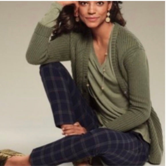 Cabi sage green, twist knot front tee. - Picture 3 of 7